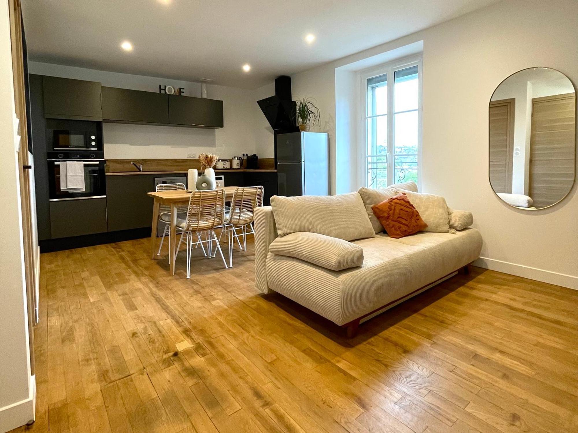 Appartement Calme Et Cosy Proche Centre Vue Chateau Vitre  Luaran gambar
