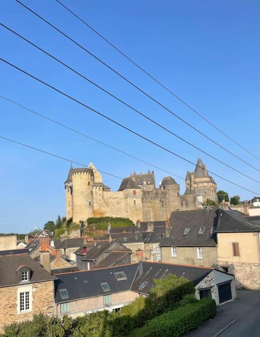 Appartement Calme Et Cosy Proche Centre Vue Chateau Vitre  Luaran gambar